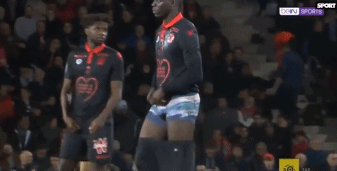 记者：职业联赛颁奖礼时隔6年恢复，拟于12月12日在上海举行（记者：职业联赛颁奖典礼阔别六年重启，拟定于12月12日在上海举行）