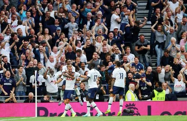 最疯狂的补时，足球的魅力都在这（补时最狂，这才是足球的魅力）