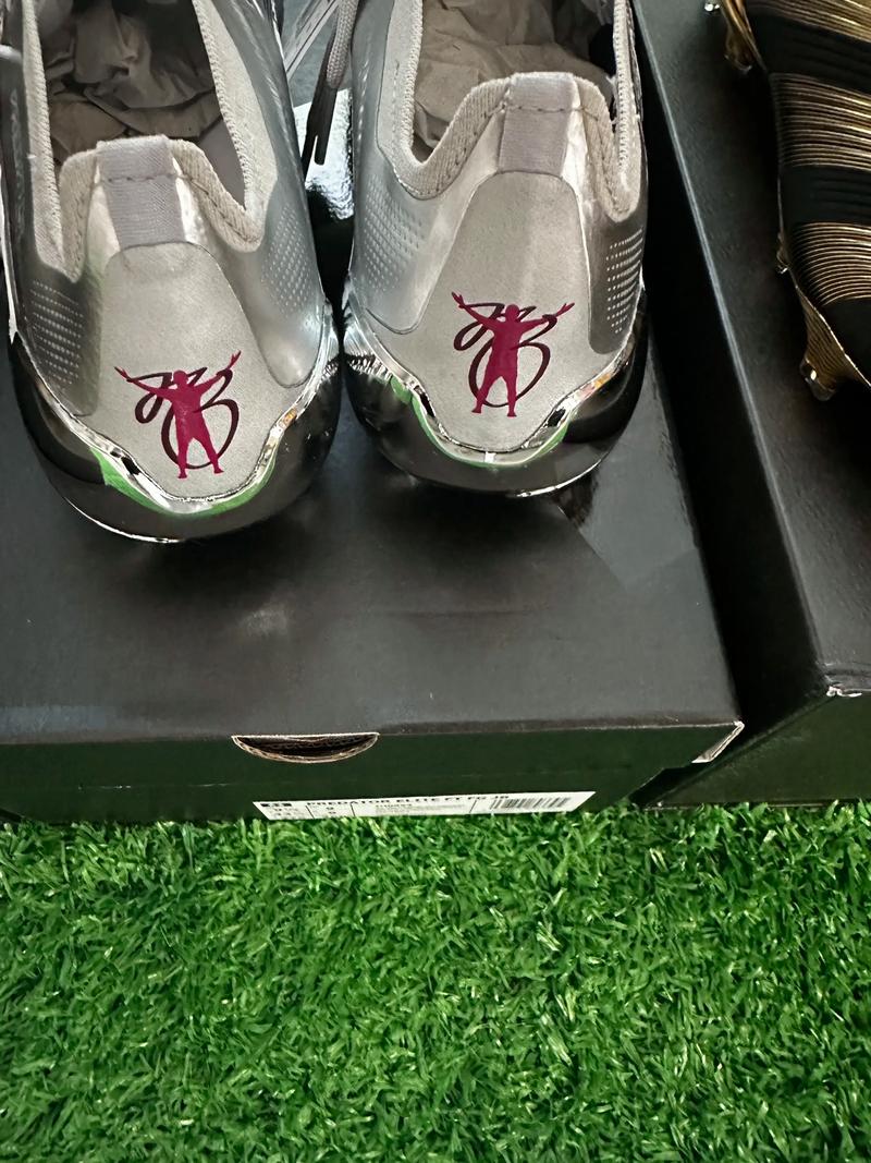 德甲60年头一遭！中国乒乓名将登传奇封面，王励勤都要偷师