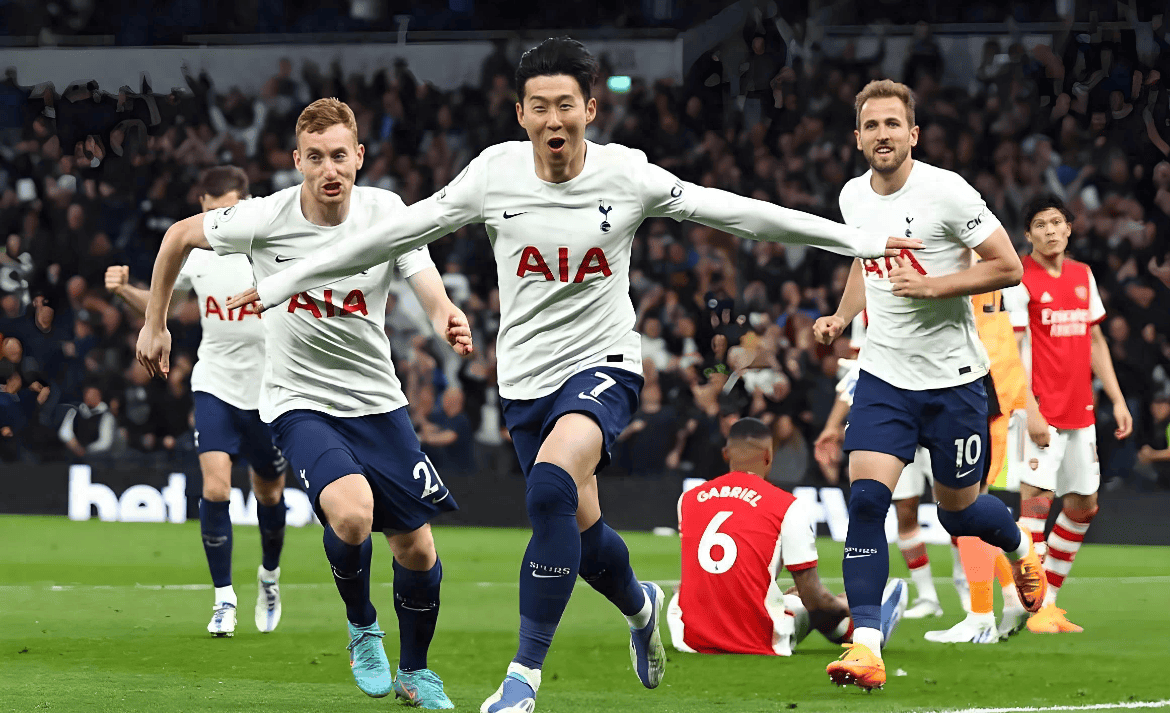 利物浦欧冠大名单：萨拉赫缺阵！范戴克领衔，维尔茨在列（利物浦欧冠名单出炉：萨拉赫无缘，范戴克挂帅，维尔茨入选）