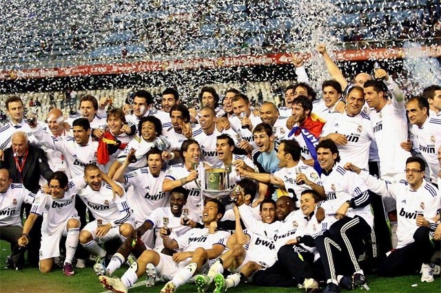 萨拉赫社媒晒照：成为英超代表单一球队参与进球数最多的球员（萨拉赫社媒庆祝：英超单队参与进球数第一人）