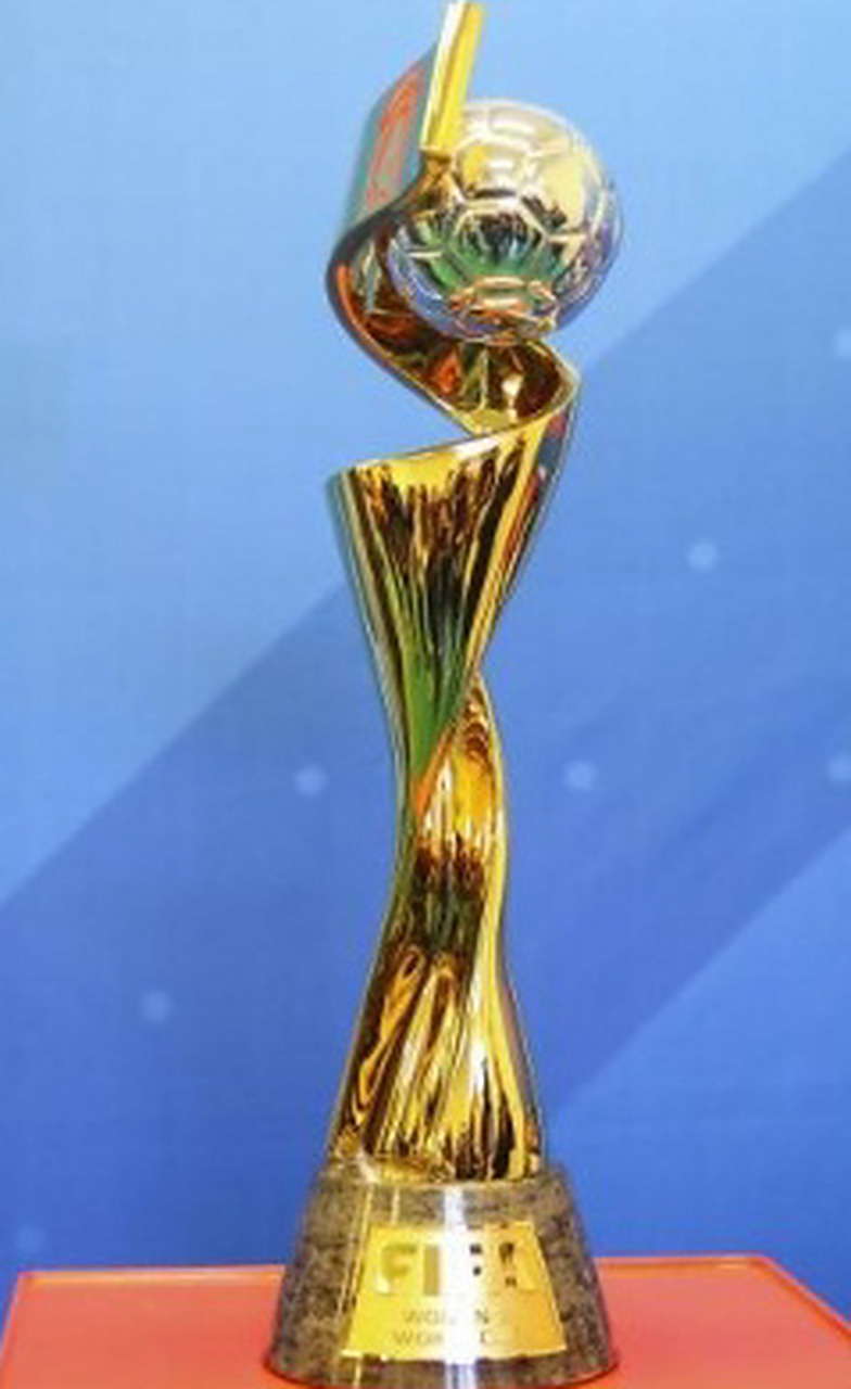 不差钱，阿联酋足协提供5架专机拉球迷去客场看世预赛（豪气出手！阿联酋足协派出5架专机送球迷赴客场看世预赛）