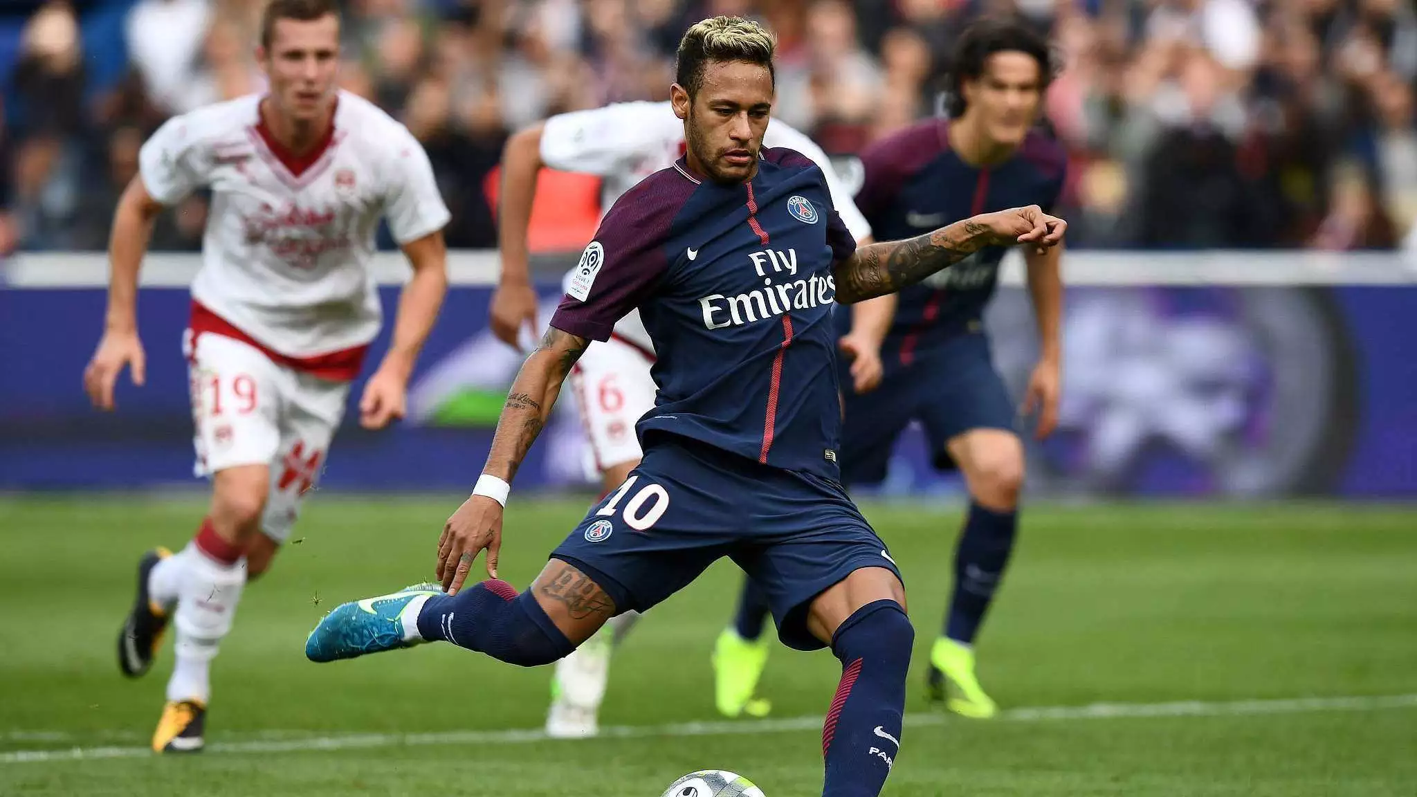 阿卡输不起的球赢了小野兔没指望的四强进了，ATP要减赛事数量了（阿卡守住关键战，小野兔意外闯四强，ATP将削减赛事数量）