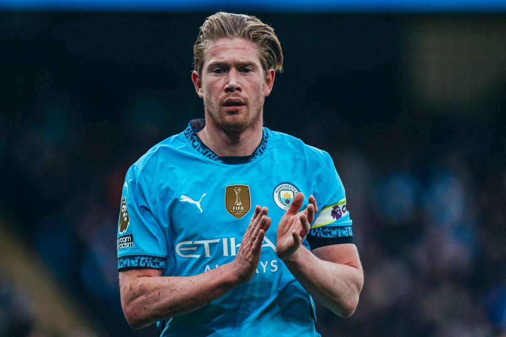 梅西曾被瓜迪奥拉安排踢陌生位置！他不断适应和学习，变得更强！（瓜帅曾让梅西改打陌生位置，他在适应与学习中愈发强大！）