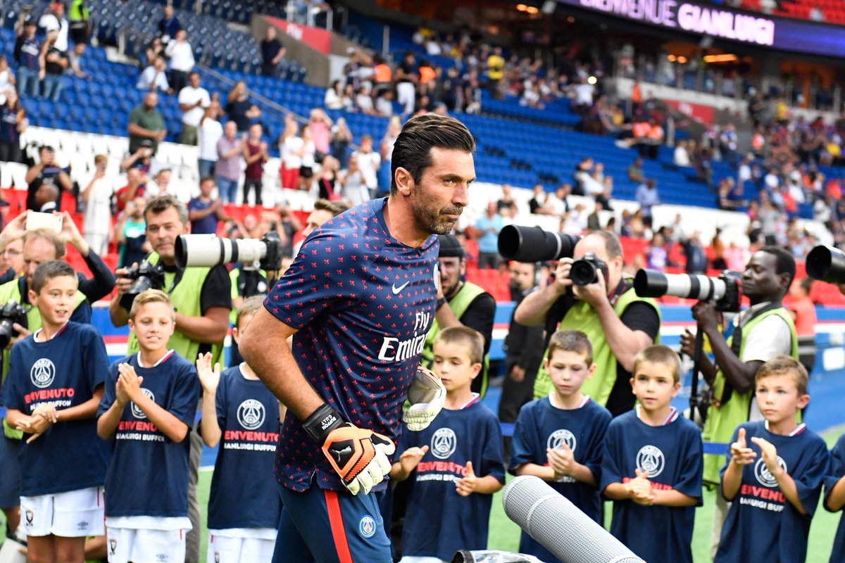 本赛季仅快船在三节结束落后时没赢过球，共计0胜14负（本季仅快船三节落后未曾翻盘：0胜14负）