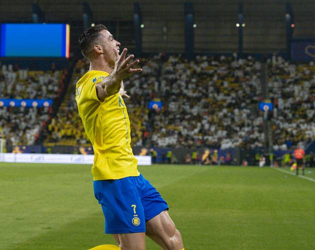 曼联客战维拉首发：谢什科首发，库尼亚、B费、乌加特出战（曼联客场对阵维拉首发出炉：谢什科先发，库尼亚、B费、乌加特登场）