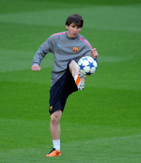 热刺欧罗巴寻出线契机 数据示本场有望2-1取胜（热刺欧联冲击出线良机 数据看好本场2-1胜出）