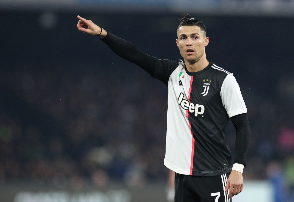 杨溢打出战略性意义！连进三分+灵活组织，解压徐杰并盘活胡明轩（杨溢展现战略价值：连中三分+灵活调度，分担徐杰压力并激活胡明轩）