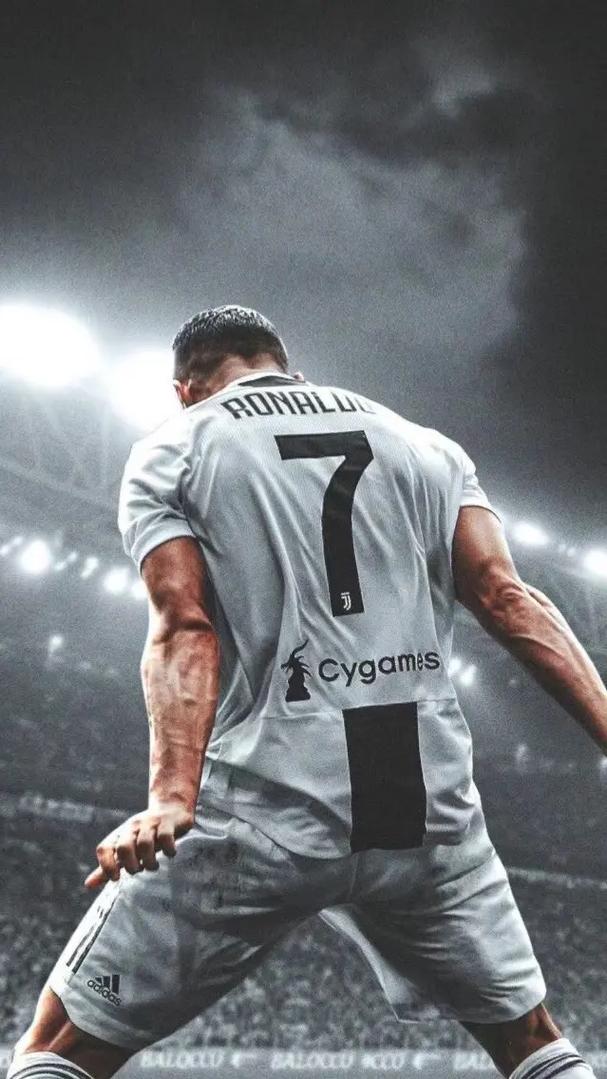 库里一战刷爆纪录！勇士全场沸腾