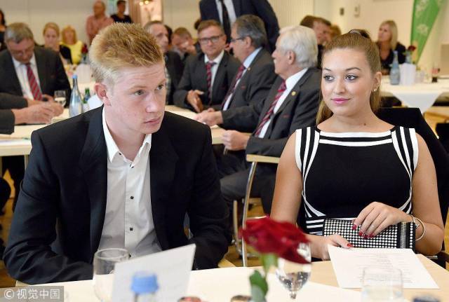 孔蒂：双线能力不足？我们买了个9个人，问题是有7个人受伤了（孔蒂回应双线质疑：引进9人，却有7人伤停）