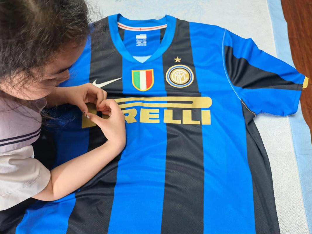 怀特复出力助阿森纳争冠，枪手伤病潮下的坚强回应（怀特复归助阿森纳冲冠，伤病潮中枪手强势回击）